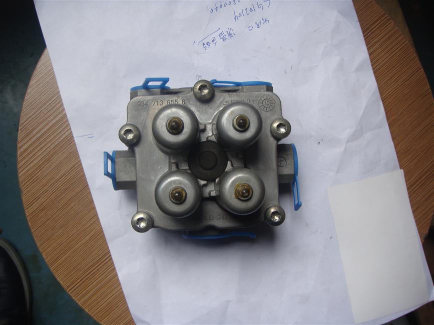 Four-circuit protection valve, 934 714 010 0 (imported parts)-2