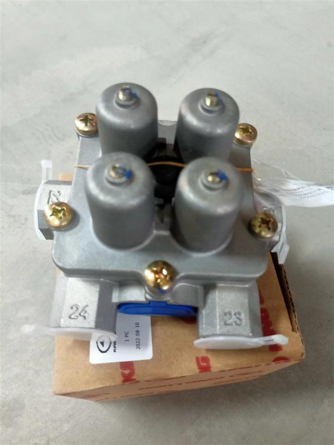 Four-loop protection valve
