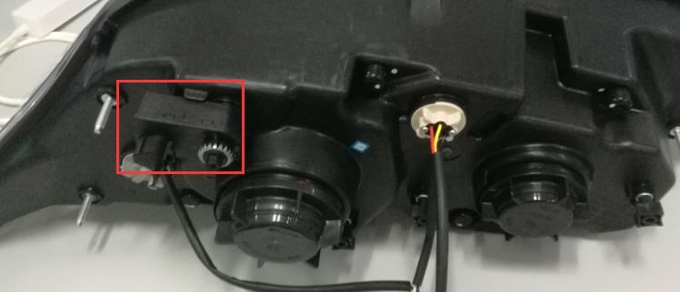 Combined headlight, QA1370, with dimming motor, 6901, right, 24V-2