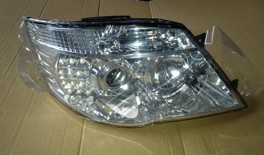 Combinaison de lumière avant droite, gouvernail gauche, modèle 09, non