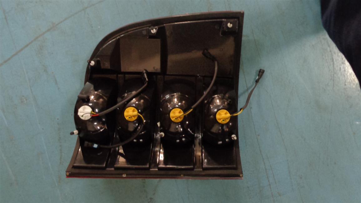 Feu arrière combiné, HA462, 6120/6137, à droite, 24V