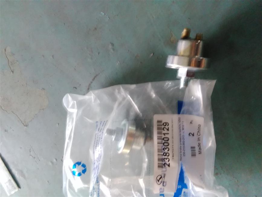 Hand brake air pressure switch, VDO 230-213-002-004C, M10*1