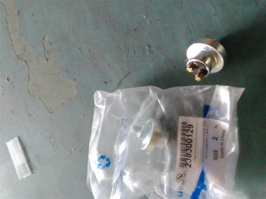 Hand brake air pressure switch, VDO 230-213-002-004C, M10*1-1