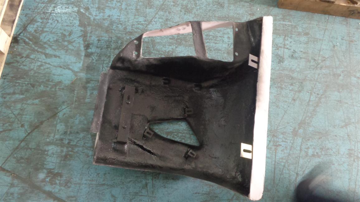 Площадь правой боковой ограждения передней окружности, стекловолокно t = 3,0,6113AYD4C