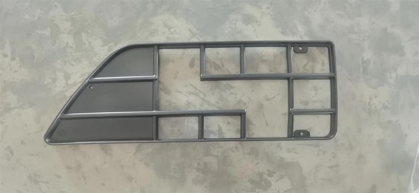 Front bumper right grid, 6706DY-2