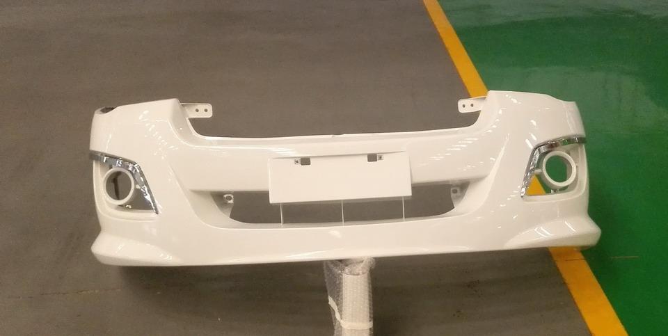 Front bumper assembly, 12 models, Golden Dragon White, KS