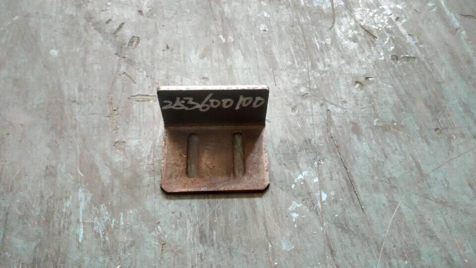 Front bumper hinge bracket, Q235 t=4.0,80, L-shaped