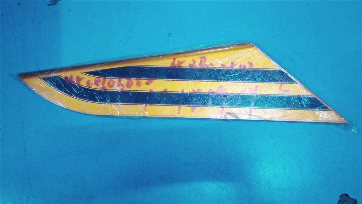 Décoration latérale droite, 6125BYD4C, PC, épaisseur 5.0-1