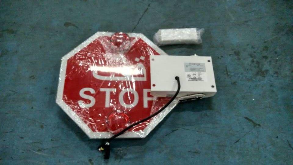 Левая сторона, стояночная сигнальная рука, 6802Y Оман, арабский/английский язык, с огнями