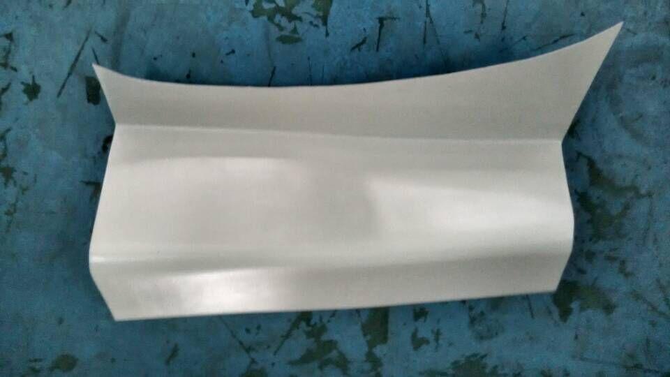 The inner guard plate on the right side of the rear circumference, New Crown, ABS, 121842 light color, top air intake