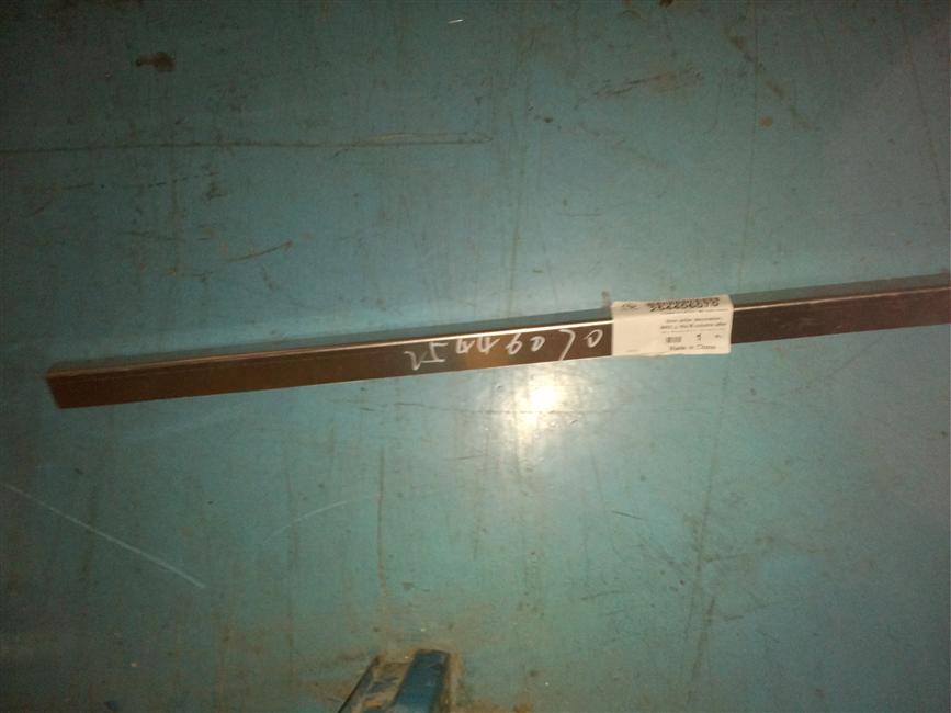 Pièces de décoration de colonne de porte, porte avant et colonne arrière B sous, 6802Y, aluminium plaque 1.0 paquet cuir, 121842 couleur claire