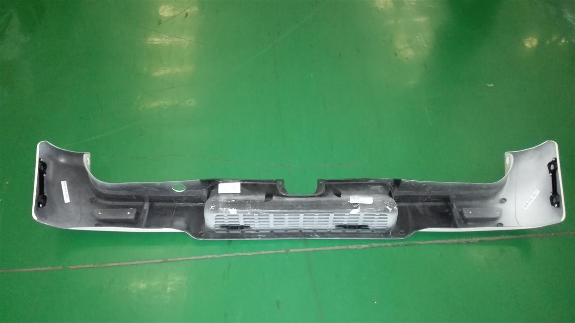 Rear bumper assembly, with rear step, reflector, golden dragon white, KS-1