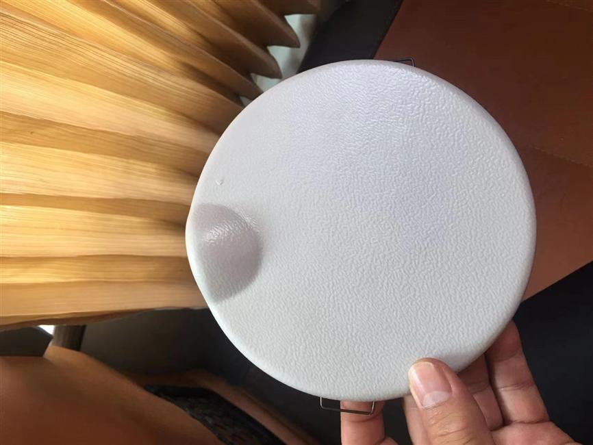 Порт электротехнического обслуживания в задней внутренней верхней части, 257205726