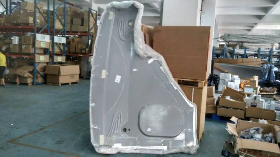 Lower front molding top, 6125CY2015 edition, 121842 light color, ABS blister parts