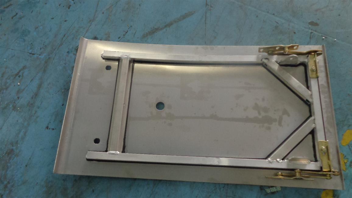 Left fuel tank storage door, side storage door-iron hinge, aluminum alloy t=2.6,6800Y/6858Y, simple lock