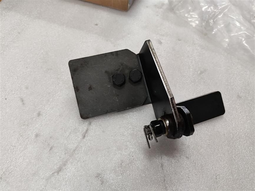 The left hinge of the rear compartment door, rotating shaft form, Q235A t=5.0, adjustable up and down-3