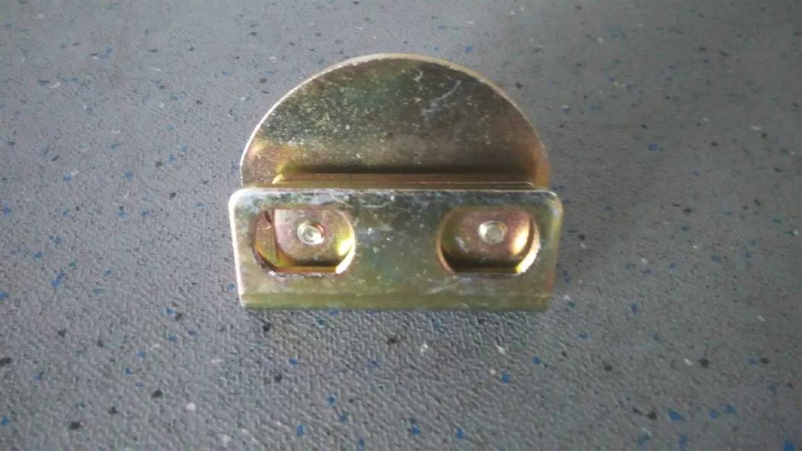 Montage de prises, horizontalement réglable à l'intérieur et à l'extérieur, DC01, zingué-1