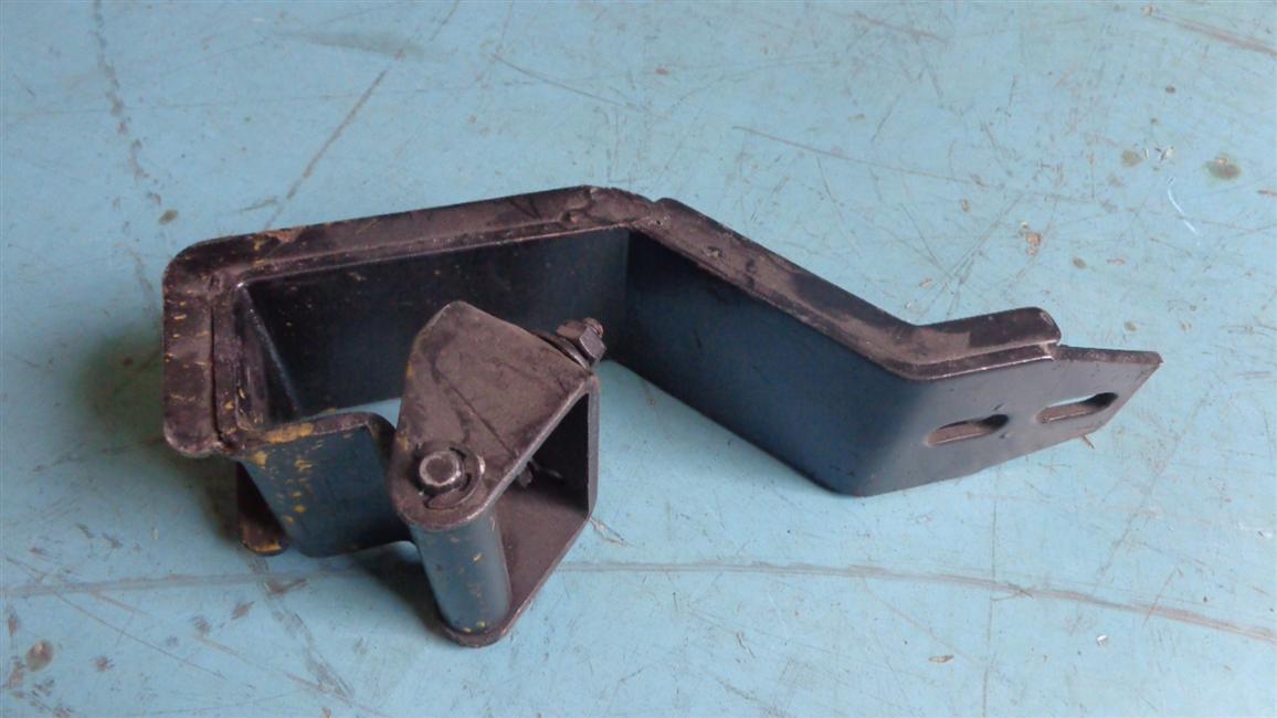 Rear door hinge, shaft form