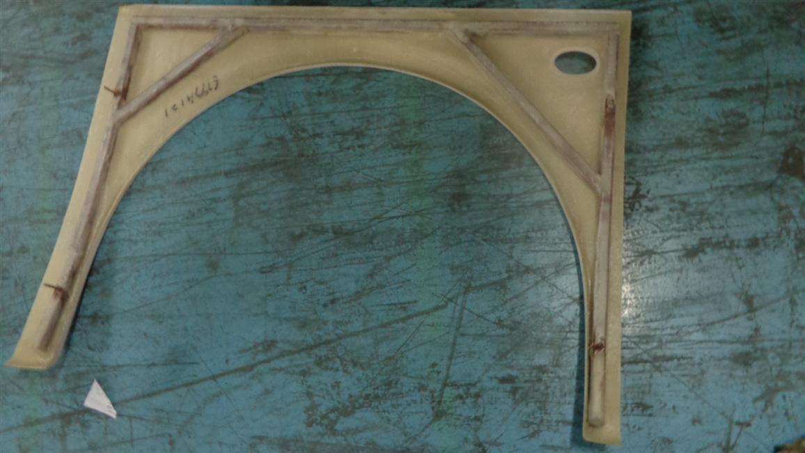 Left front-wheel wing plate, 6799Y, fiberglass t=3.0-2