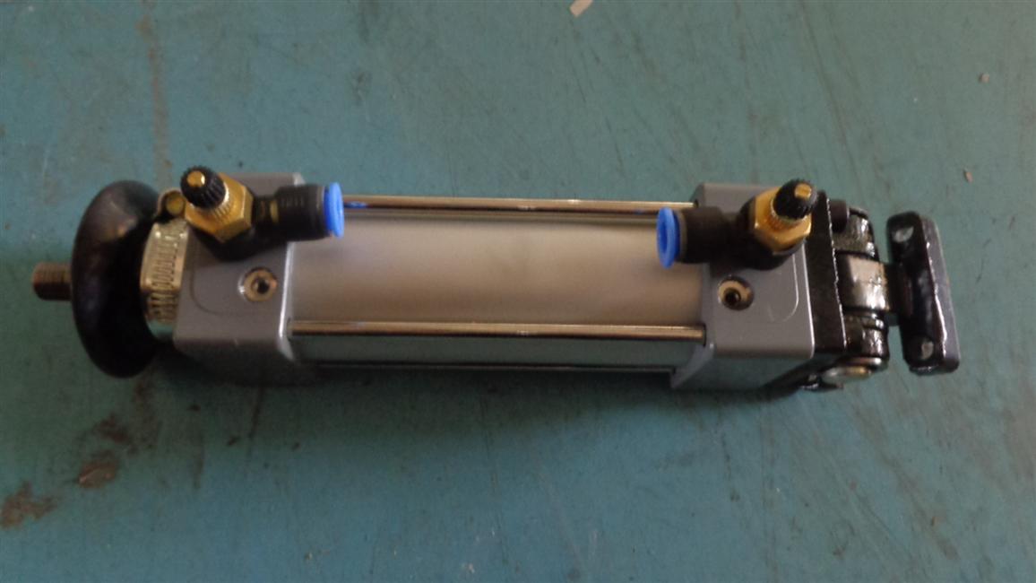 Step cylinder (with two connectors), Huai'an, 261400010