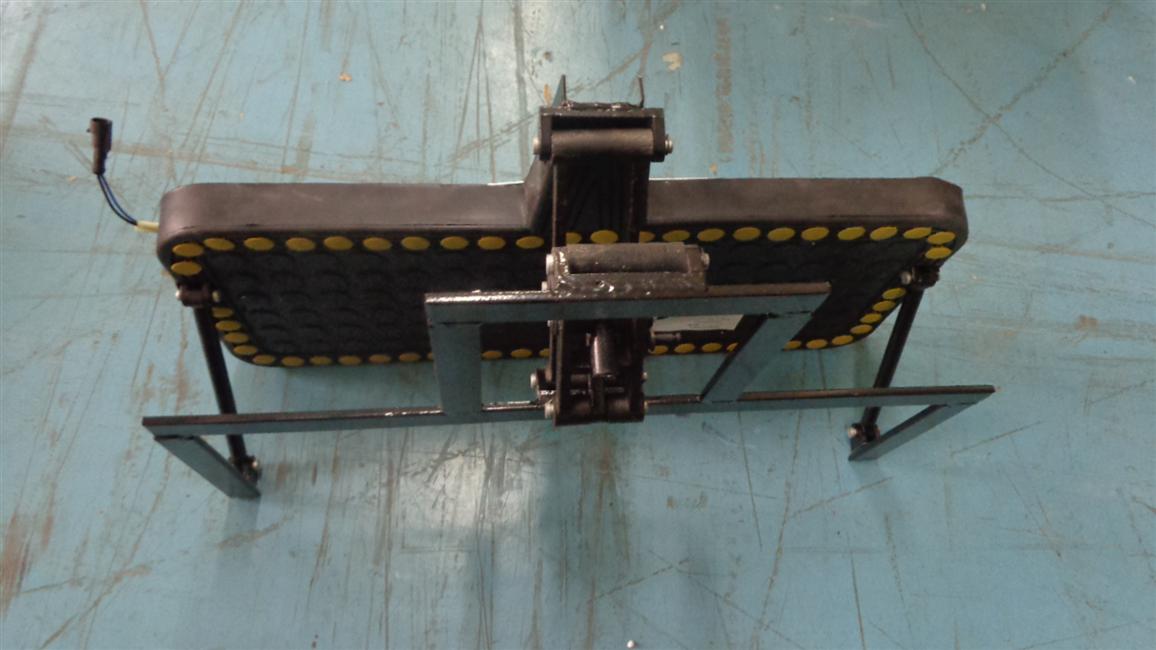 Moving step, dedicated for middle door, with load-bearing sensor, 686*300-1