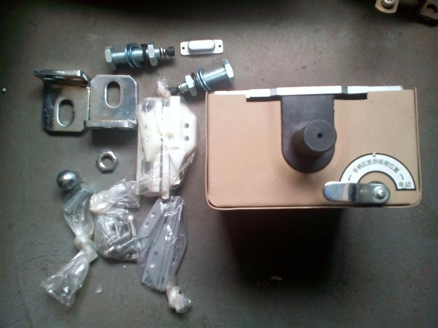 Montage de la pompe de porte, électrique, porte pivotante extérieure au centre, gouvernail gauche, rayon de bras courbé 445, espacement du support 674-3