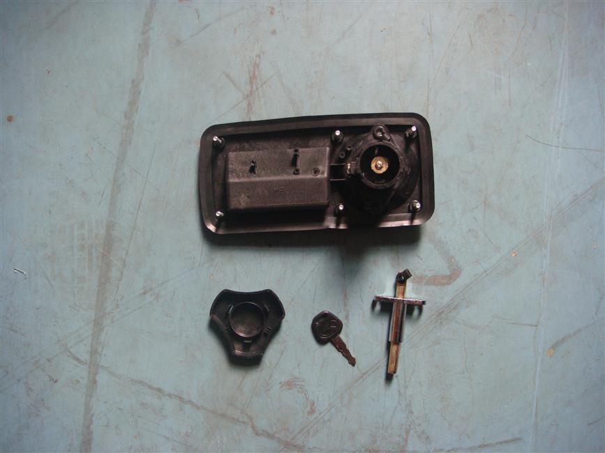 Passenger door lock assembly, SX13-1000