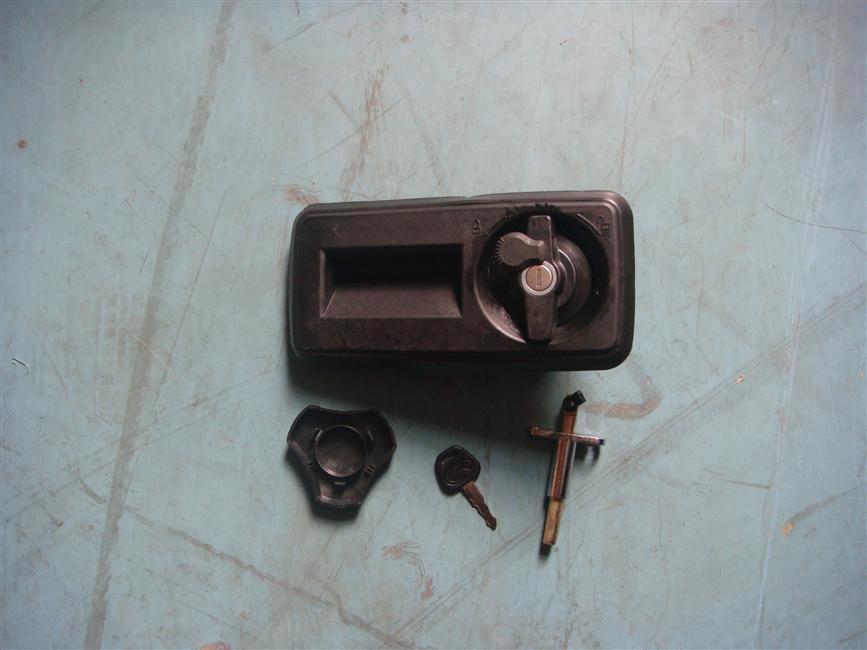 Passenger door lock assembly, SX13-1000-1