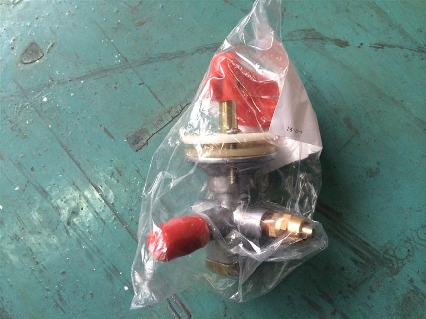 Joint control emergency valve-car door, installed on the driver's side, door pump bleed valve