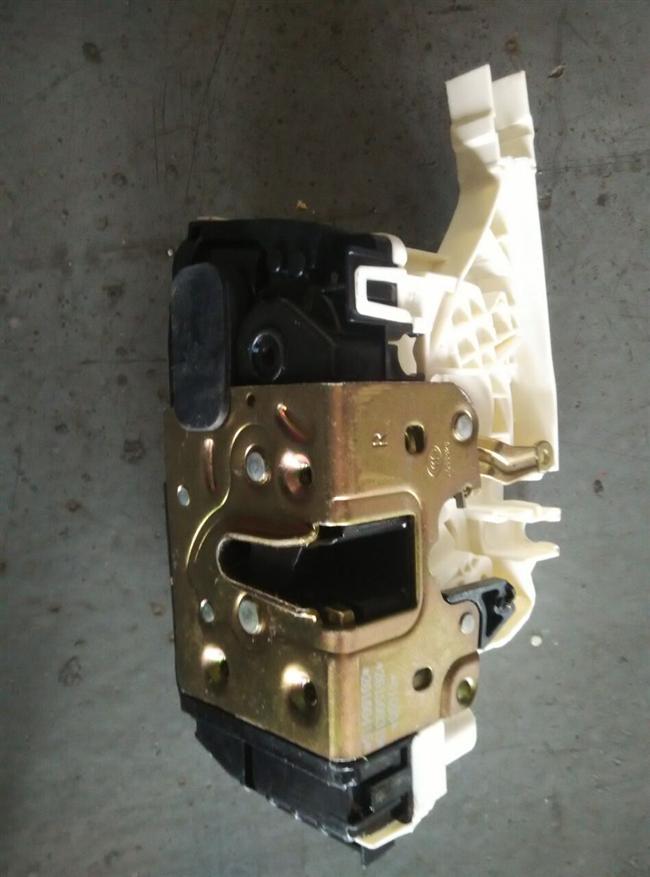 Right sliding door lock assembly, center control, left rudder, Xushun Dongming, KT-2