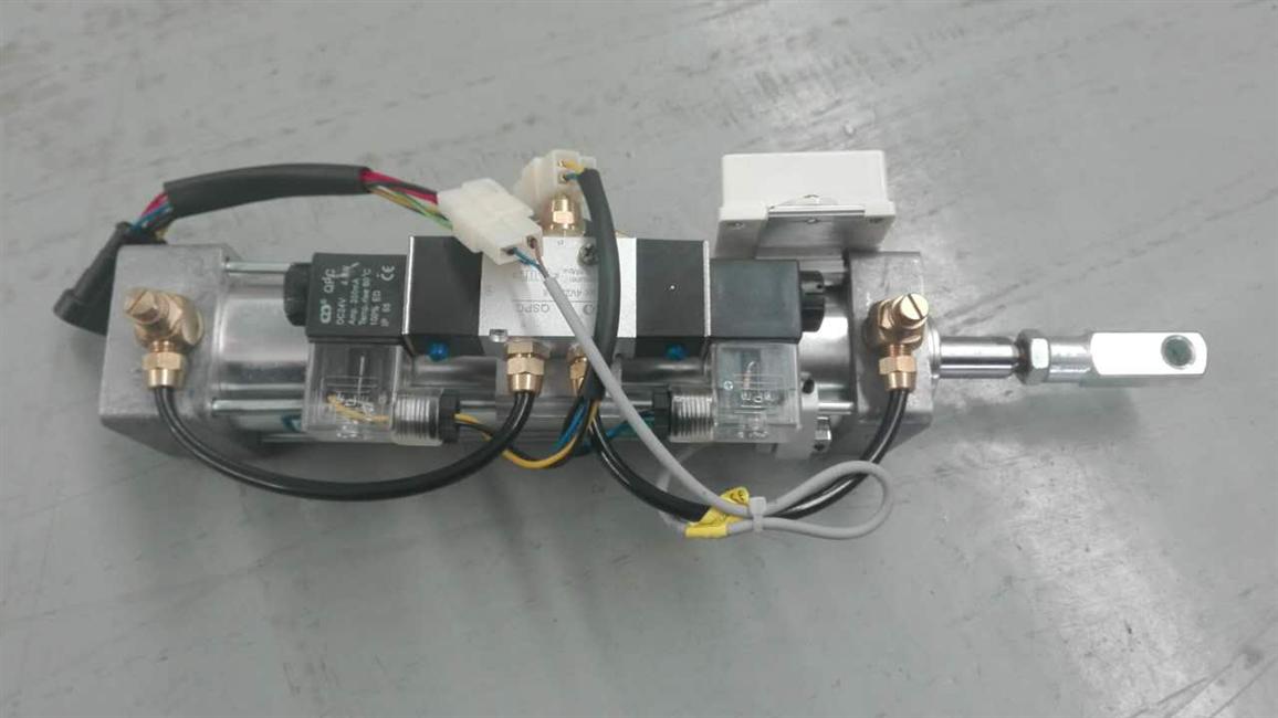 Door pump assembly, pneumatic, center door, folding, left rudder, stroke 580 * 220 , installation hole distance 120 * 60-1