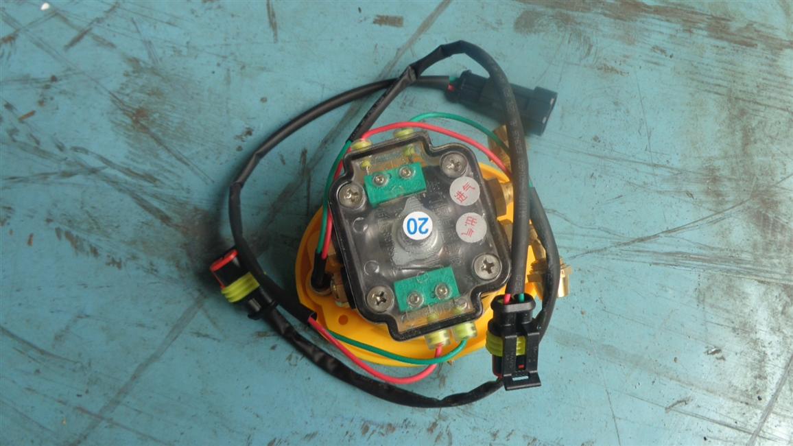 Emergency valve-car door, JF102, air inlet and outlet are elbows-1