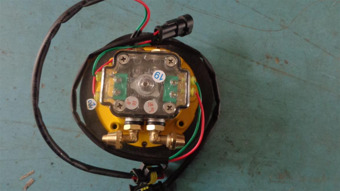 Emergency valve-car door, JF105, air inlet and outlet are elbows