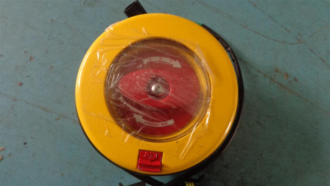 Porte de la valve de secours, JF105, entrée d'air et sortie sont des coudes-1