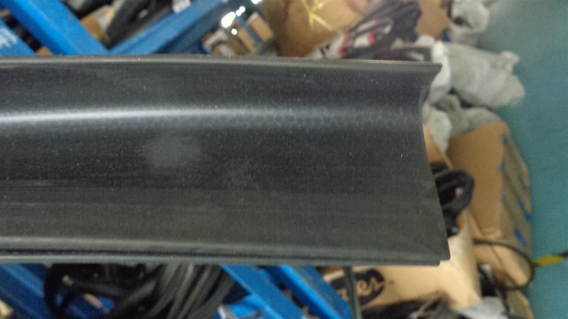 Front passenger door sealing strip, EPDM J105,6120C2