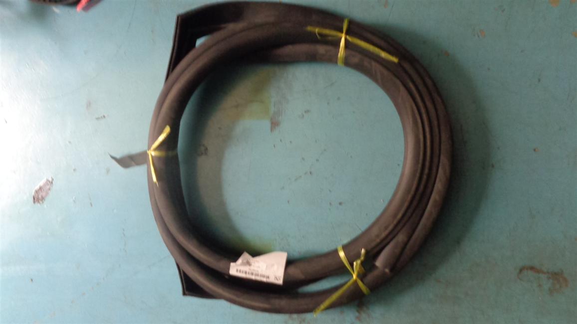 Bande d'étanchéité de la porte avant des passagers, EPDM J106 6800Y