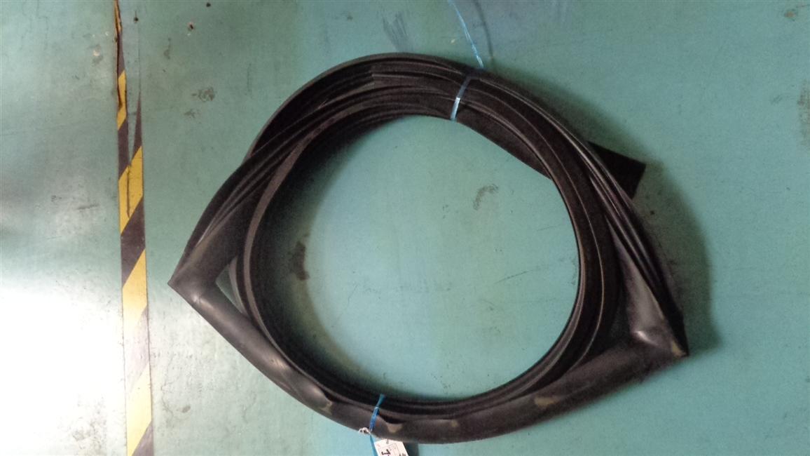 Front passenger door sealing strip, EPDM J228, 6129Y5-1