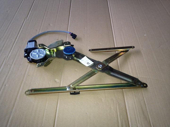 Right glass lifter, electric