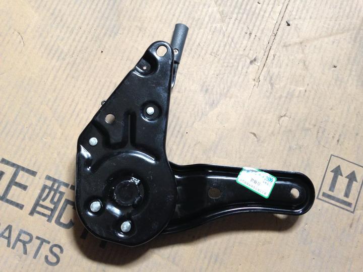 Seat angle adjuster, right, suitable for all passenger seats