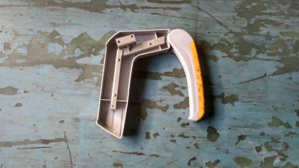 H-shaped seat armrests, right seat-1