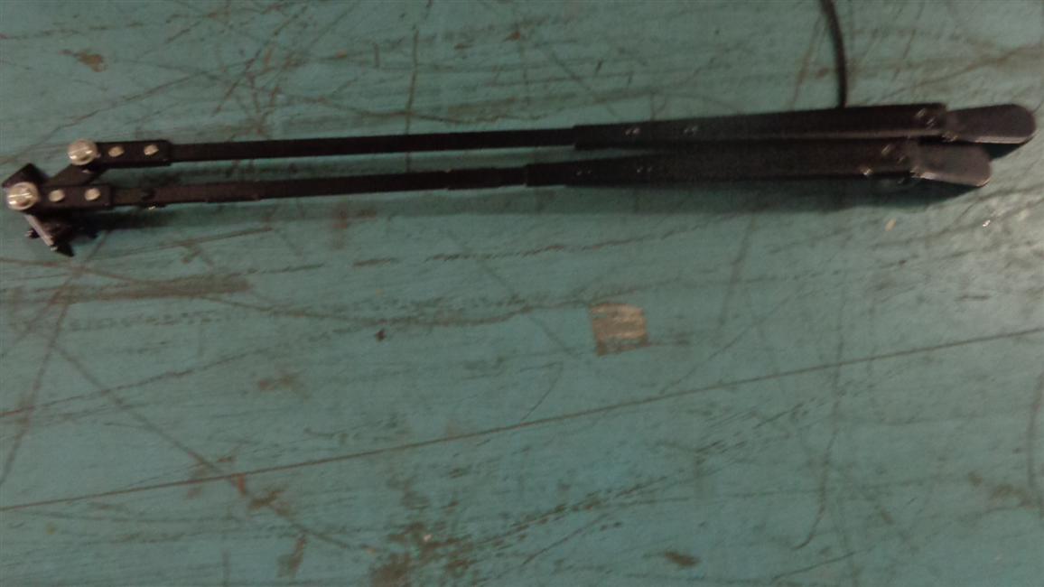Left wiper arm (the front gear is divided into 3 pieces), 279500600-2