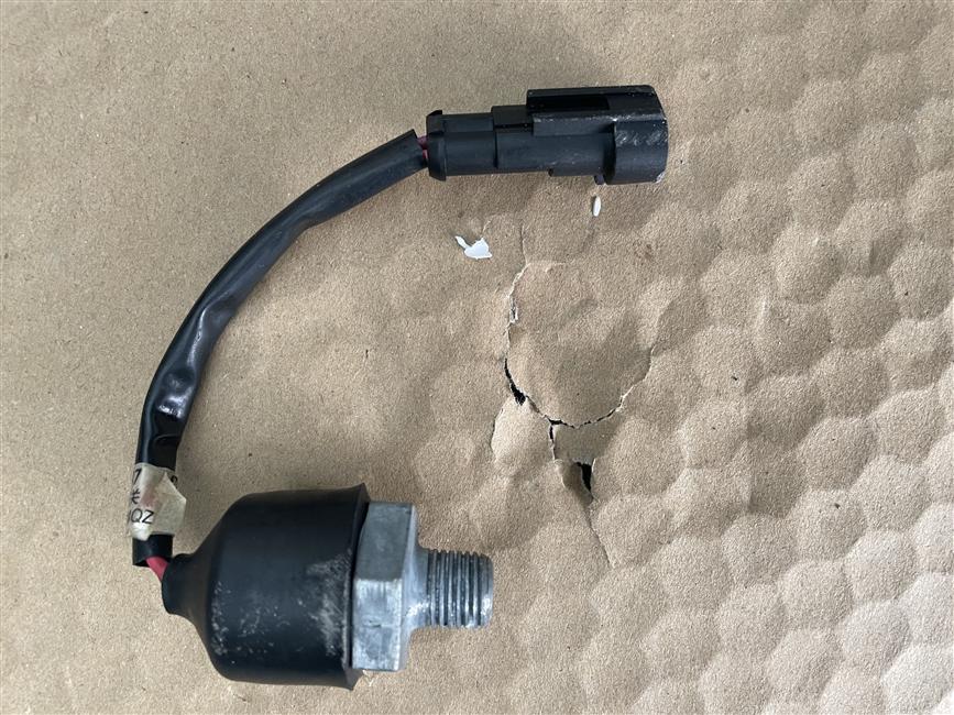 Air pressure brake light switch, 3720930Z14QZ-2