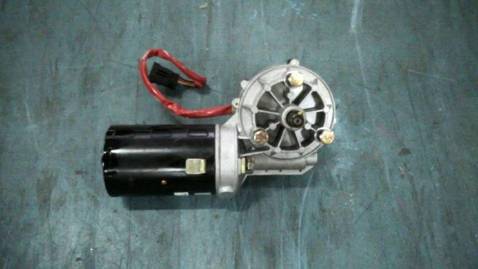 Wiper motor, 24V150W, waterproof plug-in, 279500206