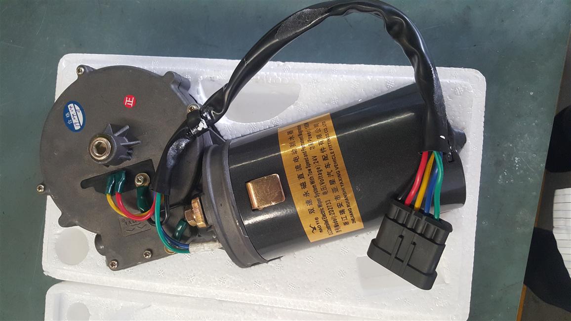 Wiper motor, 180W, ZD2733, AMP plug-in, 279500251