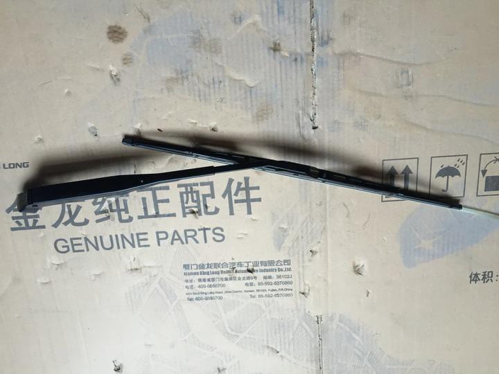 Rear wiper brush arm assembly