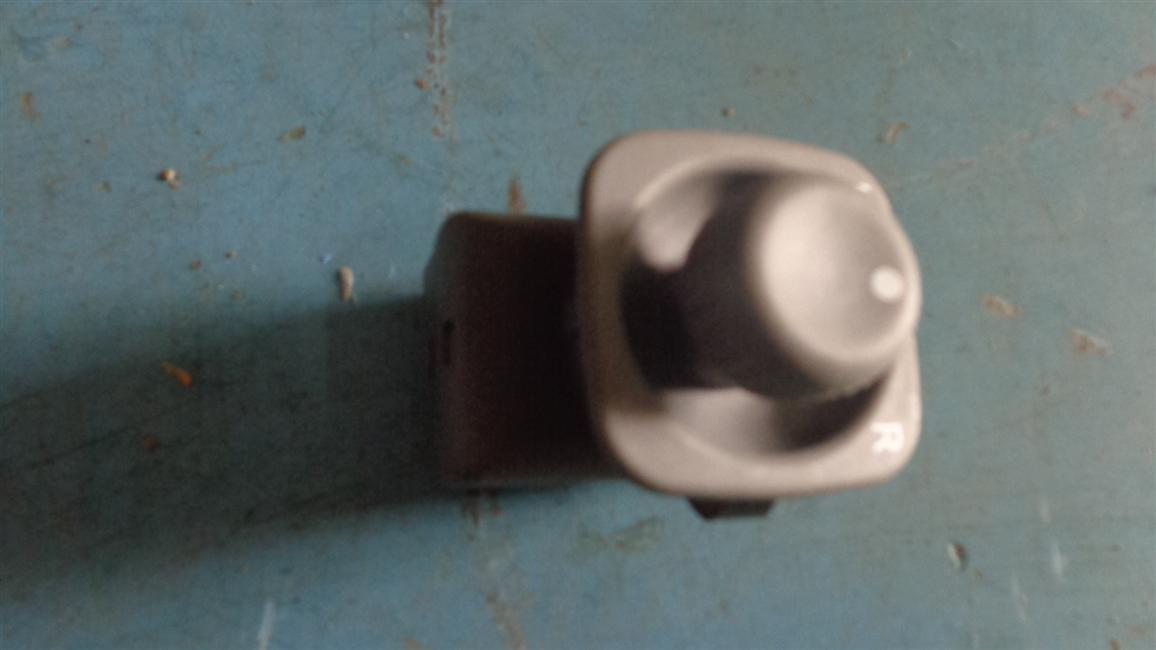 Rearview mirror adjustment switch (gray round knob), KW01 old state