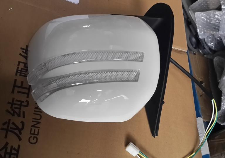 Exterior rearview mirror assembly, left rudder left side, thick-faced golden dragon white, electric, double row decorative strips, KS2-1