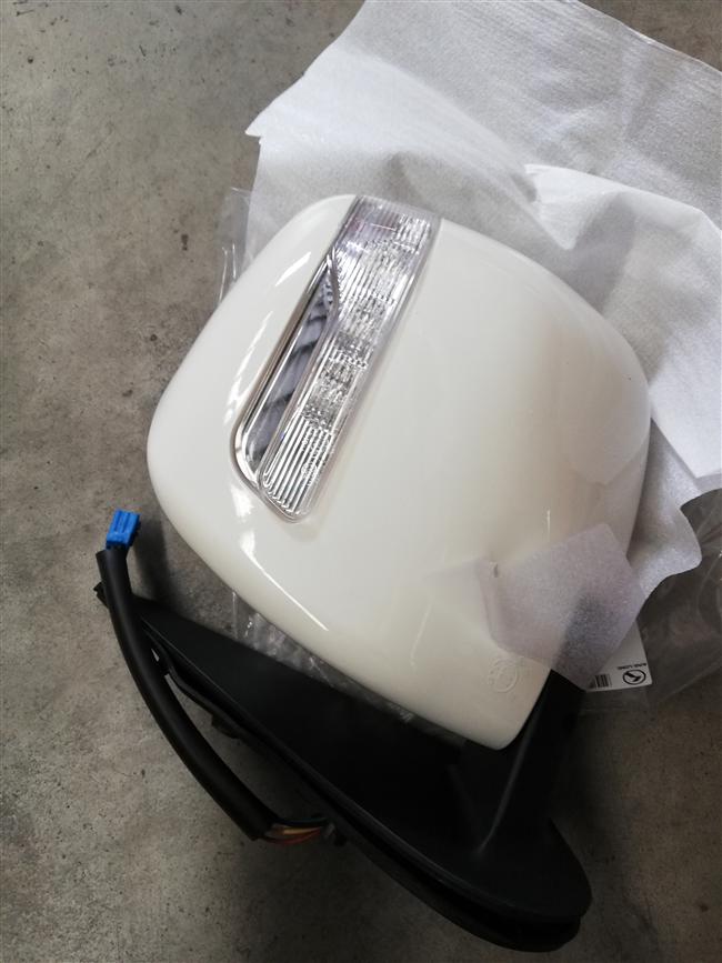 Exterior rearview mirror assembly, left side of left rudder, thick-faced golden dragon white, electric, upper light, KS2-2