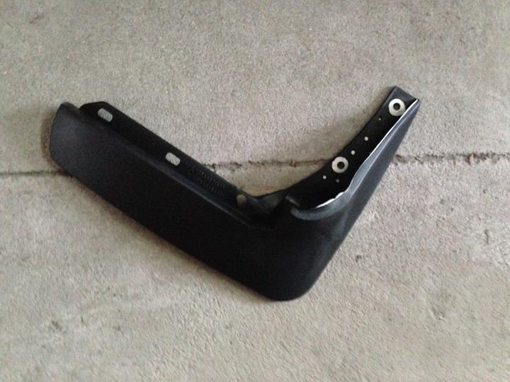 Fender, front wheel cover, rear right