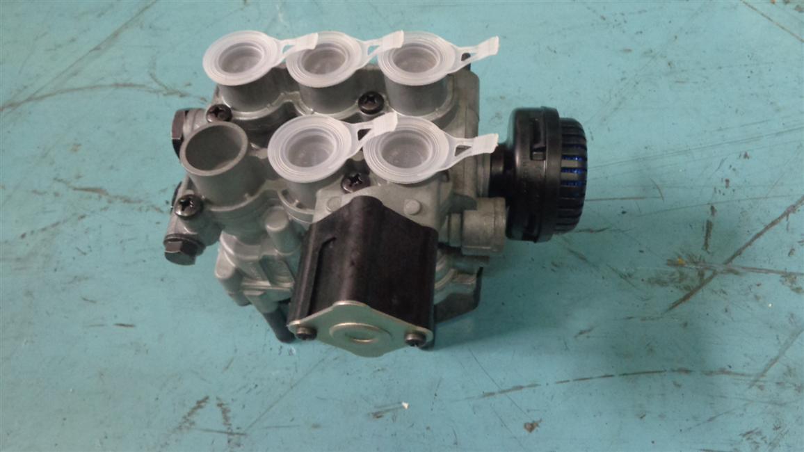 ECAS solenoid valve, 4729000560, WABCO